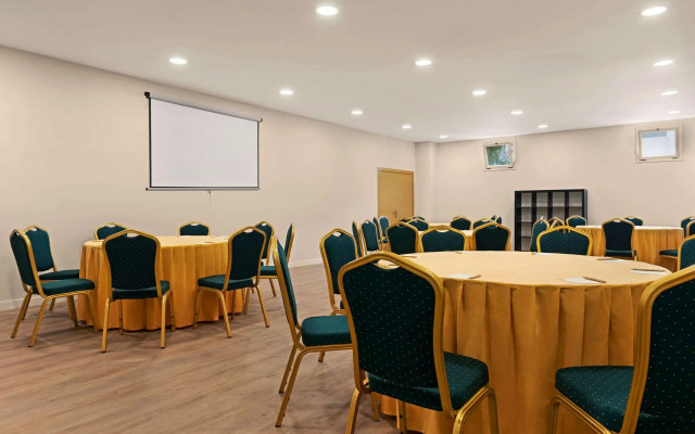 Ramada by Wyndham Valencia Almussafes