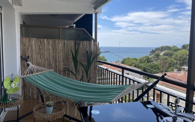 Your Retro Beach Front Hideaway in Salou