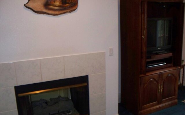 River Cove Elegant Waterfront Bed & Breakfast