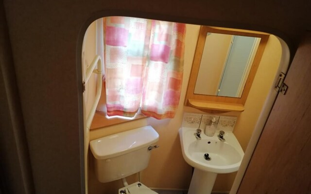 Delightful 3-bed Caravan With Fireplace, Wifi, BBQ