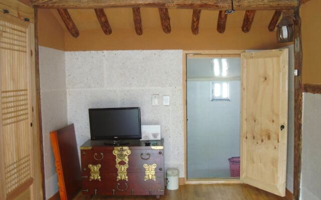 Gyeongju Sarangbang Guesthouse