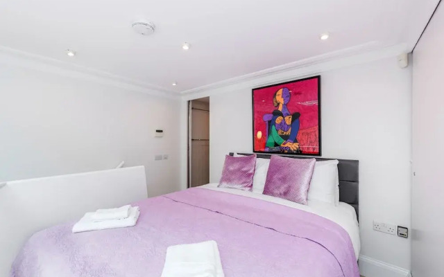 Distinctive apartment for 3 with mezz