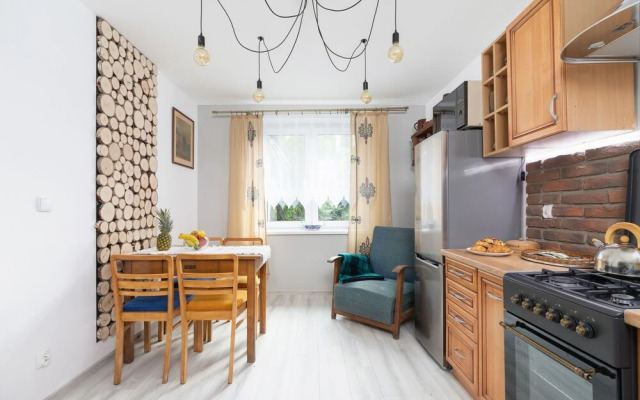 Retro Apartment Zamoyskiego by Renters