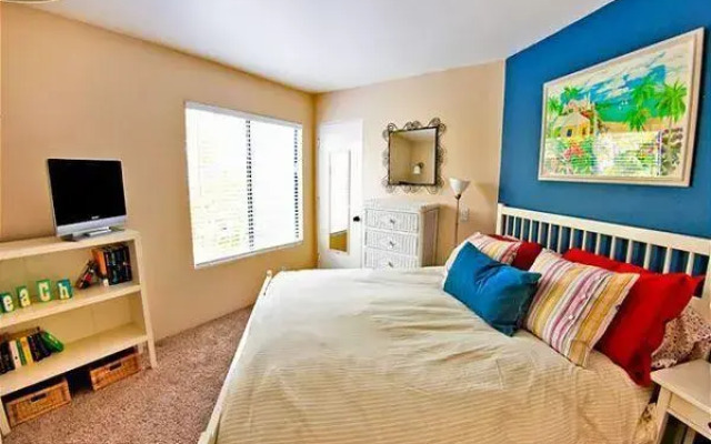#8132 - La Jolla Shores Penthouse Two-Bedroom Apartment