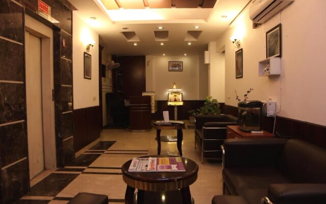 Fabhotel First Star Golf Course Golf