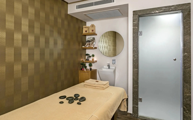 B Business Hotel & Spa