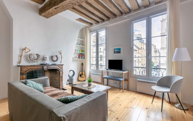 Bright 1-bedroom Flat, 2min From Saint-paul Metro
