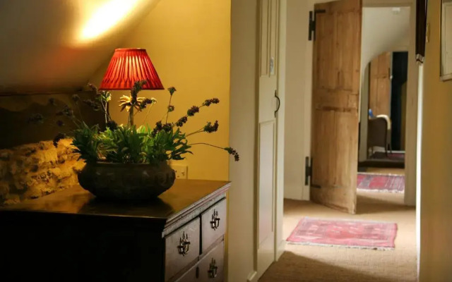 Horse & Groom - Upper Oddington