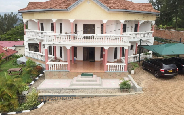 Romalo Hotel & Apartments