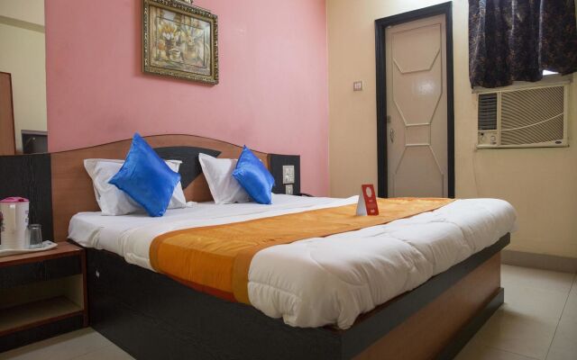 OYO 3886 Hotel Trimurti Heights