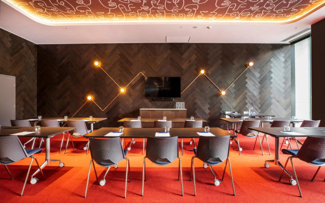 Holiday Inn Express Melbourne Little Collins by IHG