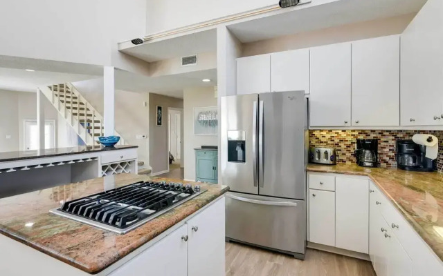 Pet-friendly Galveston Home w/ Wraparound Deck