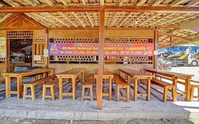 OYO Life 91201 Larasati Homestay Pantai Klayar