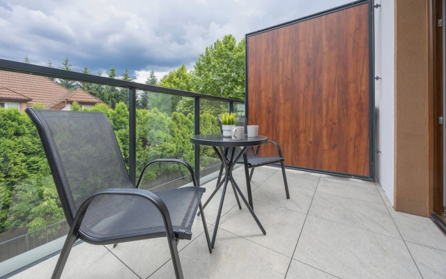 Workspace With Parking by Renters