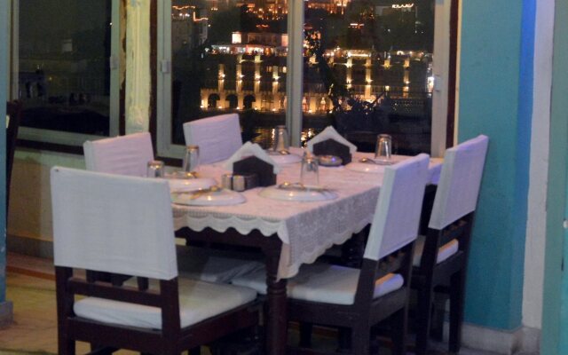 The Lake View Hotel – On Lake Pichola