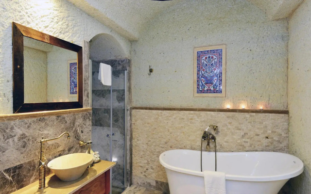 Seki Cave Suites