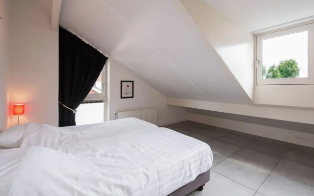 Nice House with Dishwasher, Not Far From Amsterdam