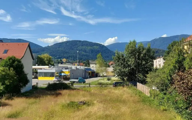 Quiet apartment close to town