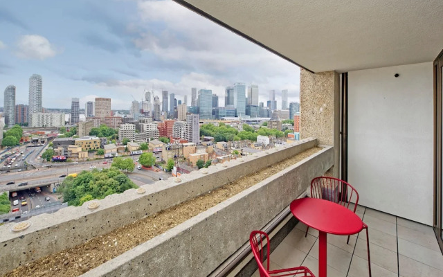 Sensational Two-bedroom Apartment in East London