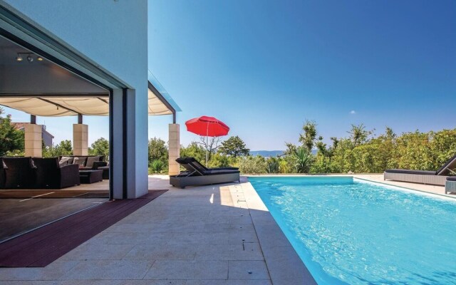 Nice Home in Crikvenica With Sauna, Wifi and 5 Bedrooms