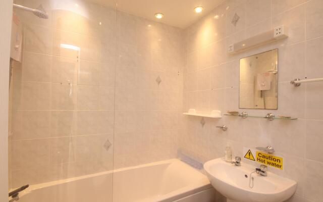 5G Medmerry Park 1 Bedroom Chalet