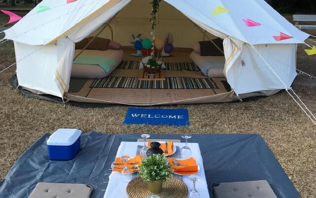 Glamping kaki singapore-Standard medium bell tent