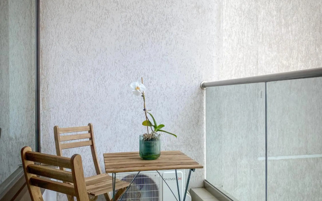 VR2 Central Apartment