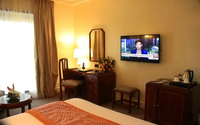 Ledger Plaza Hotel