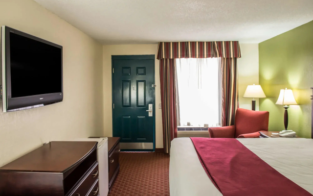 Quality Inn Chipley I-10 at Exit 120
