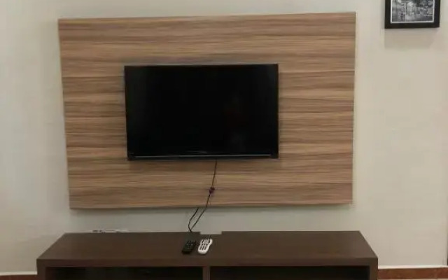 3 Rooms Apt @ Crown Imperial Court