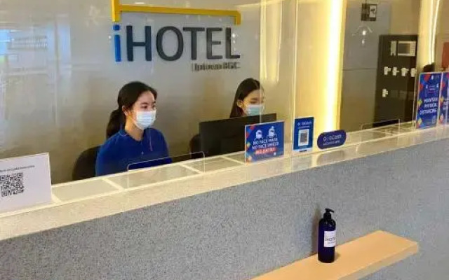 iHotel Uptown BGC