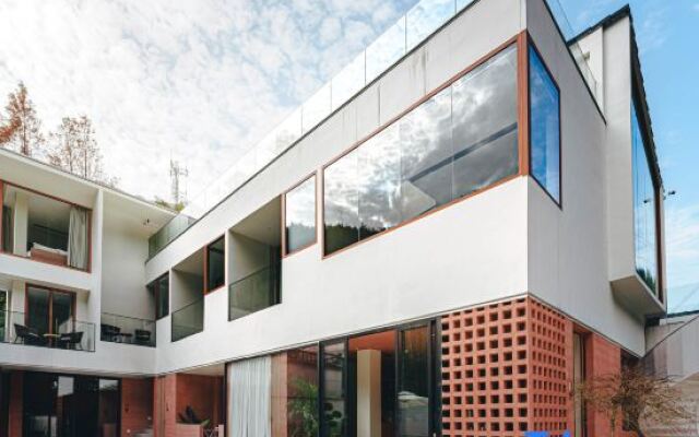 Anji Haozhuxi River Banshan Private Tang Starry Sky Holiday Home
