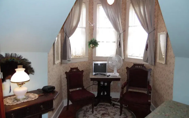 The Queen Anne House Bed and Breakfast