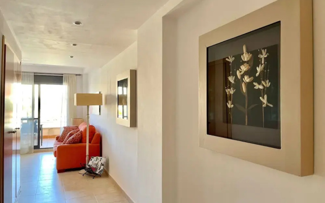 Apartment Near Beach With Pools in Spain