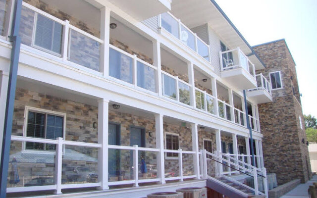 Put-in-Bay Condos 706 Pool View Sleeps 8
