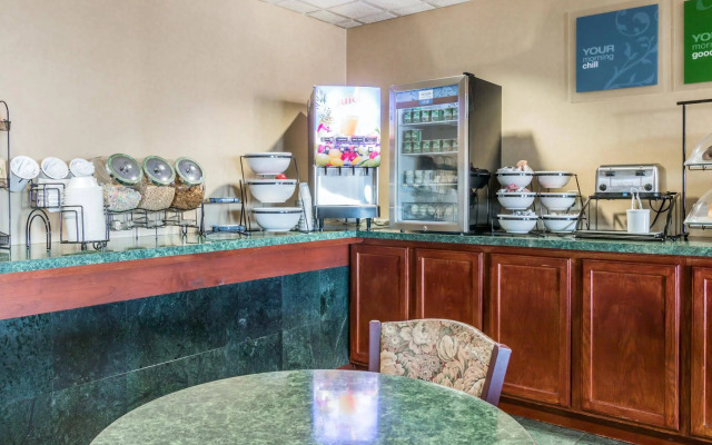 Comfort Inn & Suites Maumee - Toledo (I80-90)