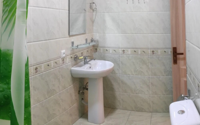 "Orom" Guests House
