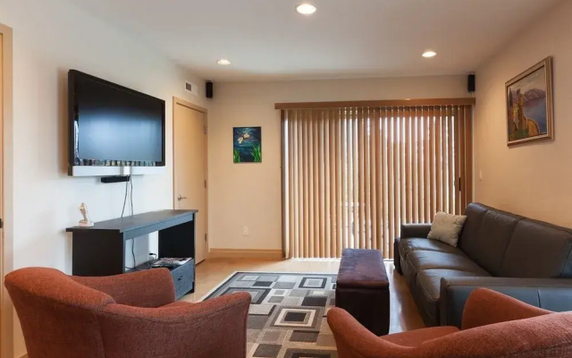 Mountain House 4 Bedroom Home by RedAwning