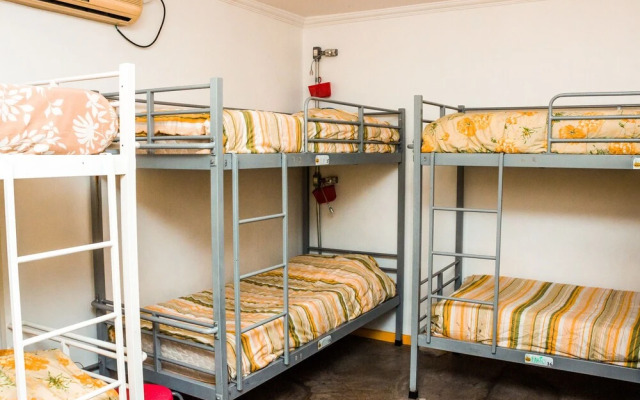 Hostel Alice