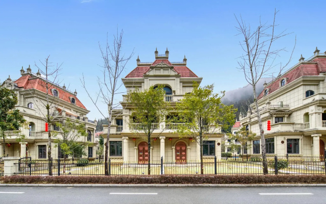 Swanburg Resort Hotel