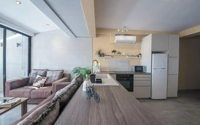 Peach Seaview 3 Bedroom Apartment