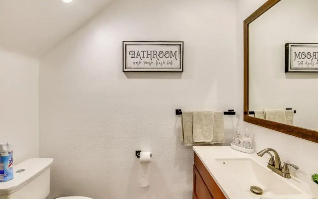 East Los Angeles Home - 7 Mi to Downtown!