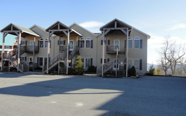 VCI - Klonteska Condominiums #D6