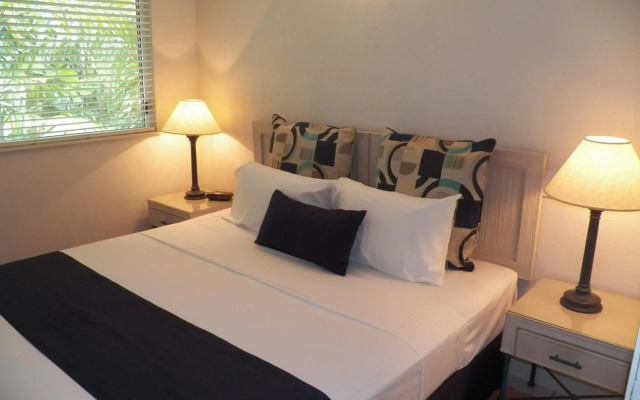 Palm Cove Tropic Apartments
