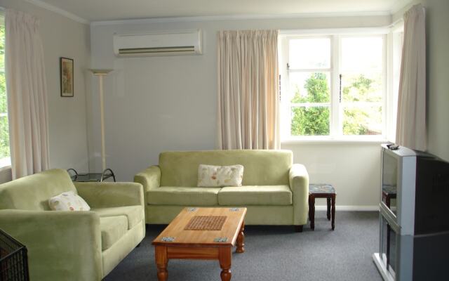 16 Torquay Tce