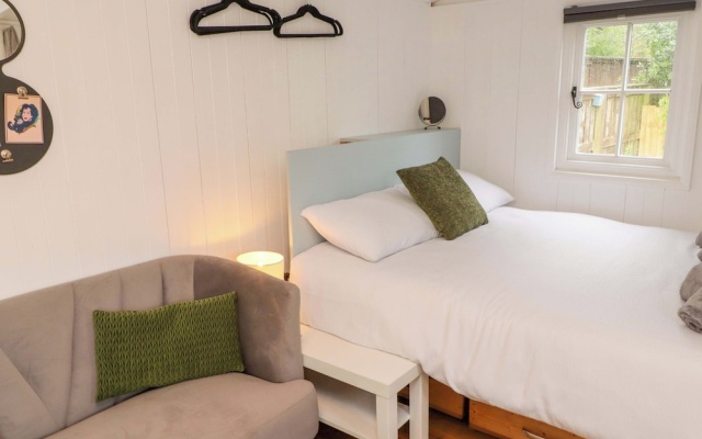 Kings Cwtch Shepherd's Hut