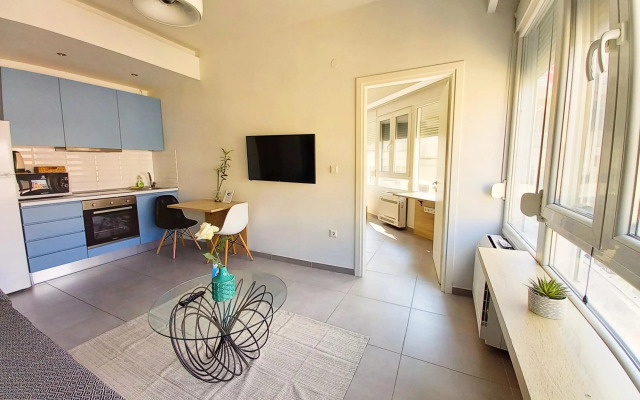 Bella Suite in the heart of the City Center, Parking