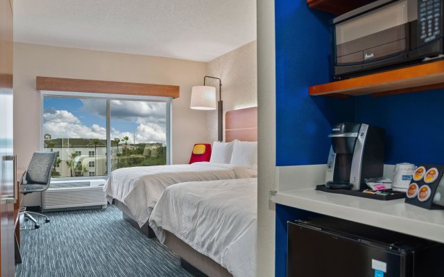 Holiday Inn Express & Suites Orlando - Lake Buena Vista, an IHG Hotel