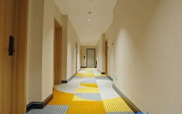 Yunyu Impression Hotel (Liangjiang Park)