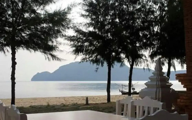 Samroiyod Beach Resort
